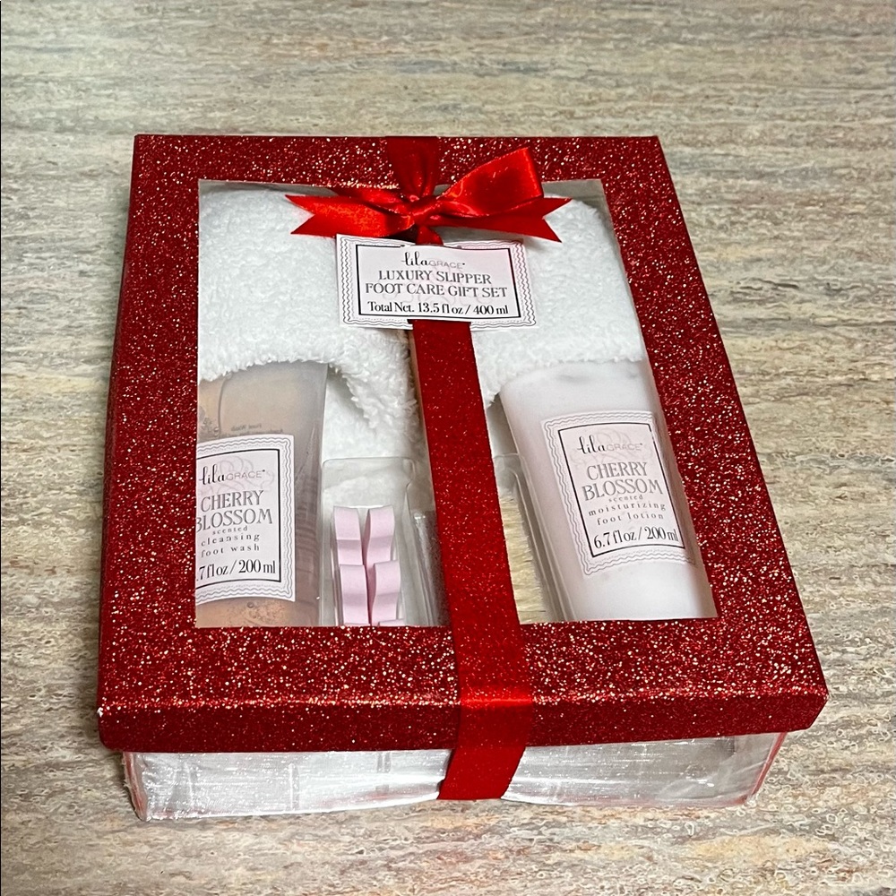 NIB Lila Grace Cherry blossom luxury slipper foot care gift set